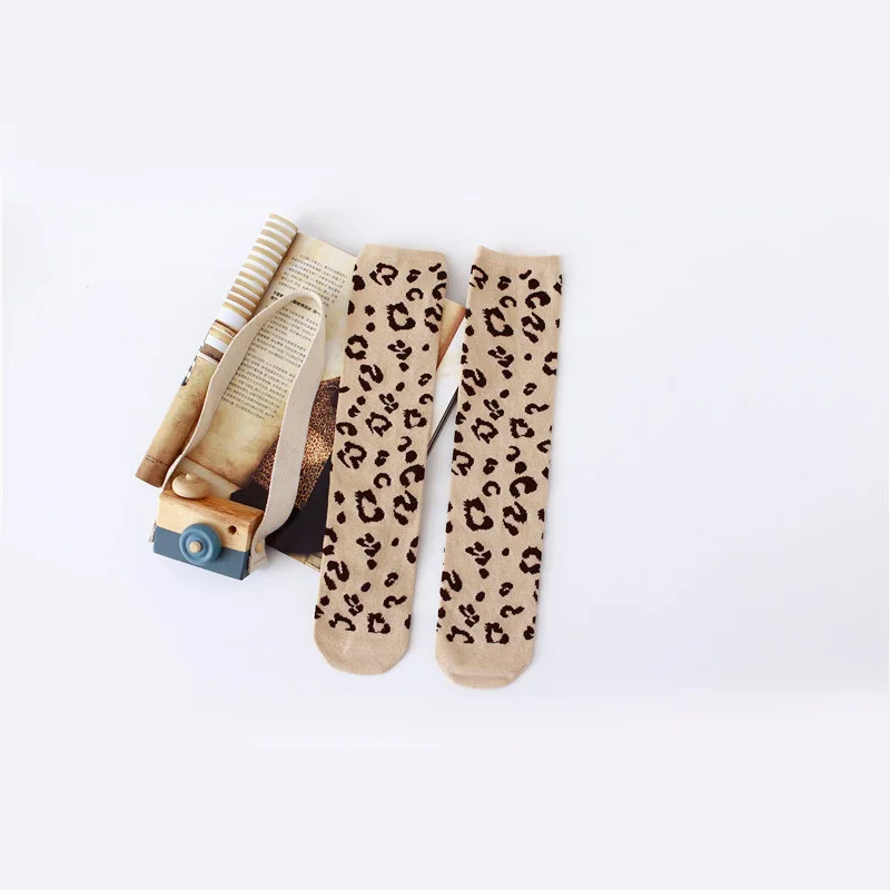 leopard print khaki Осенне-зимние гольфы для девочек мягкие гетры в полоску с леопардовым принтом, Длинные хлопковые носки детские носки для мальчиков и девочек, От 2 до 12 лет - Цвет: leopard print khaki