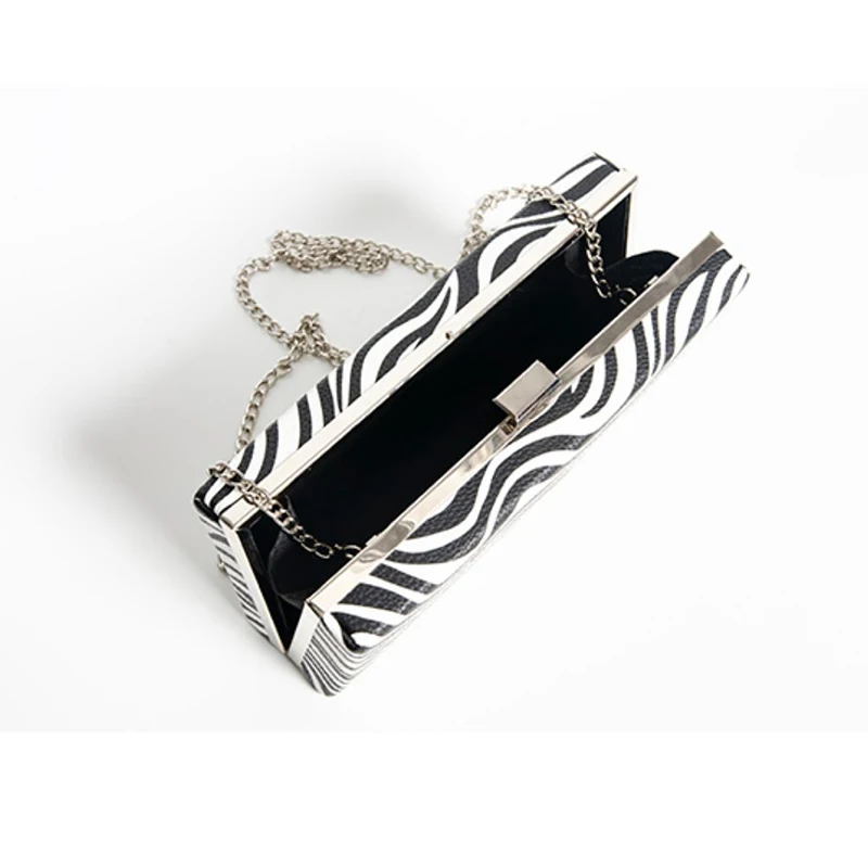 

[EAM] Women New Zebra Pattern Acrylic Chains PU Leather Personality All-match Crossbody Shoulder Bag Fashion Tide 2021 18A2319