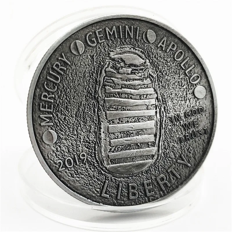 

The 50th Anniversary of The Moon Landing Souvenir Silver Coin Plated Footprint Pattern Commemorative Coin Challenge Coin