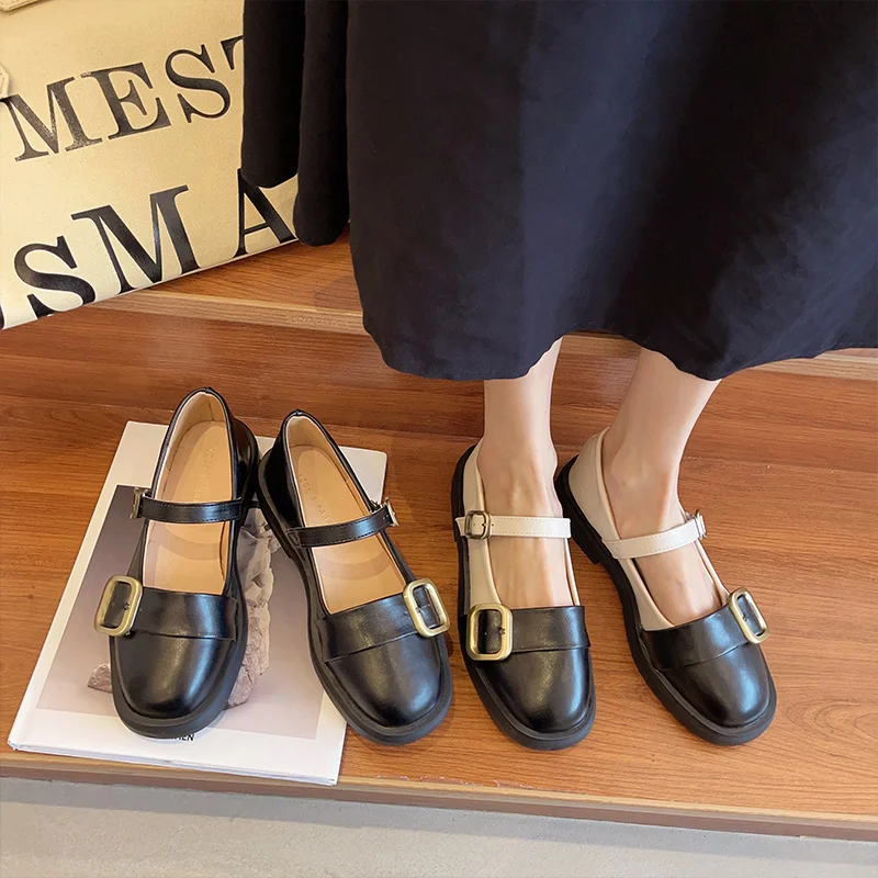 

Women's small leather shoes spring and autumn fashion Korean style shallow mouth low heel metal decorative single shoes trend.