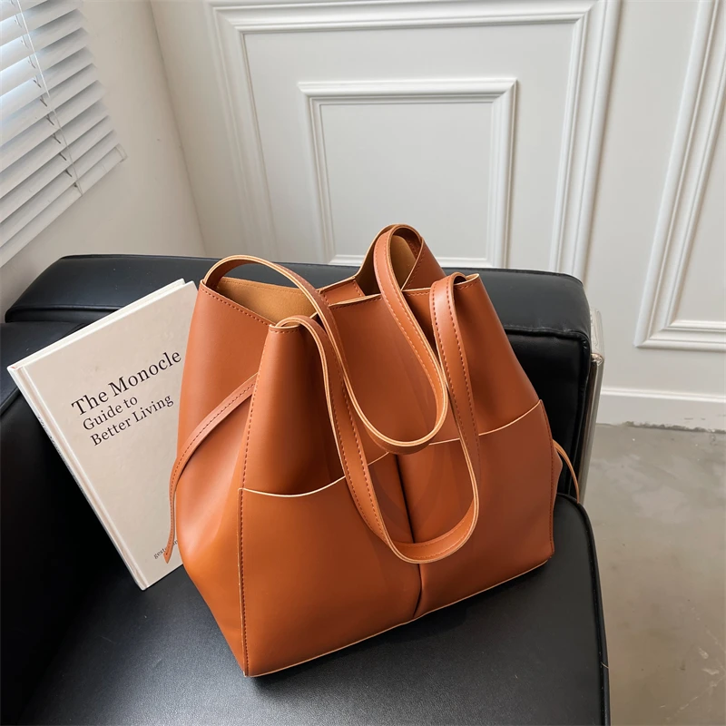 

Модная Роскошная Брендовая женская сумка на плечо большой вместимости Новинка Зима 2021 дизайнерские сумки и кошельки из мягкой искусственн...