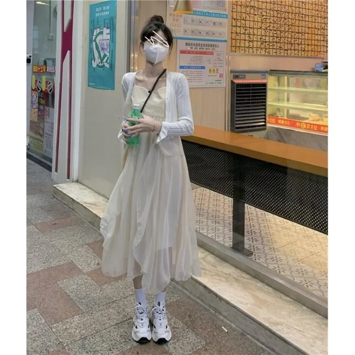 

Женское вечернее платье средней длины, с длинным рукавом