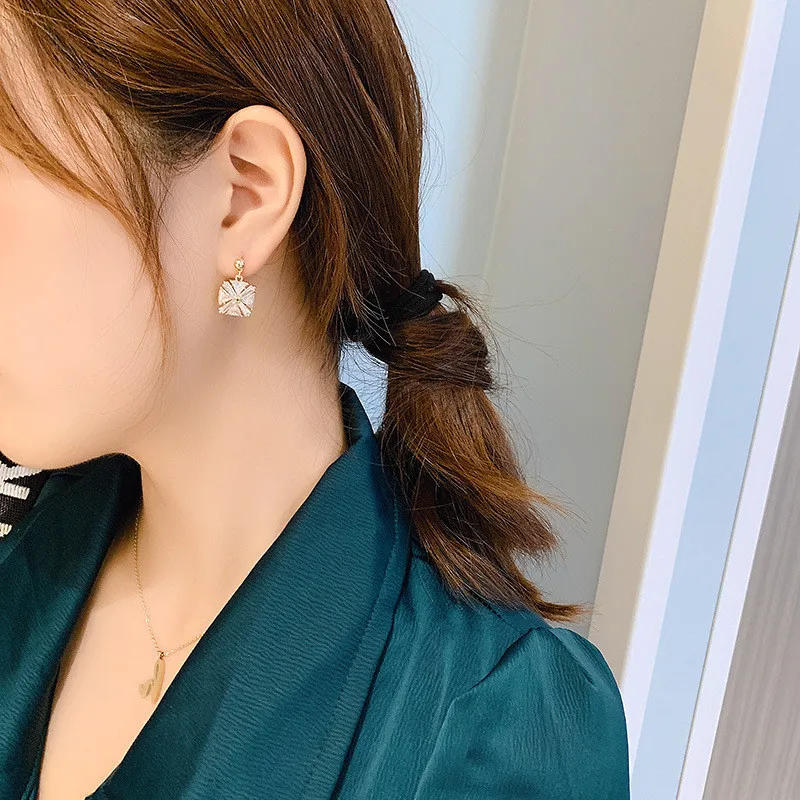 FYUAN, маленькие циркониевые Висячие серьги для женщин, Bijoux, изысканные квадратные висячие серьги с кристаллами, Женские Ювелирные изделия, вечерние, подарок