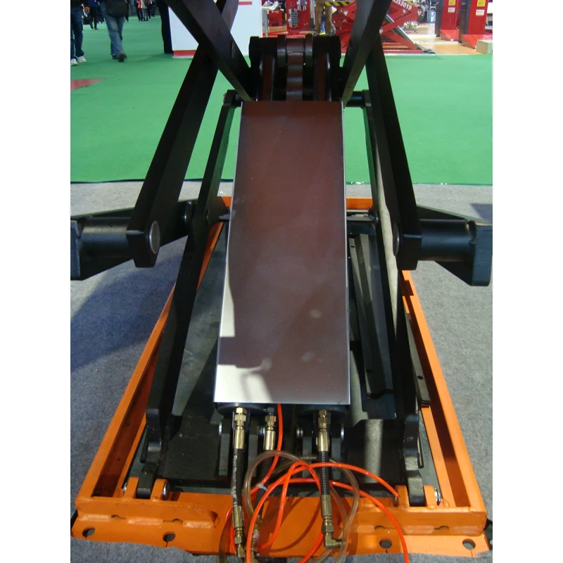 На земле автоматический подъемник 3T ЕМКОСТЬ IT8623 с CE