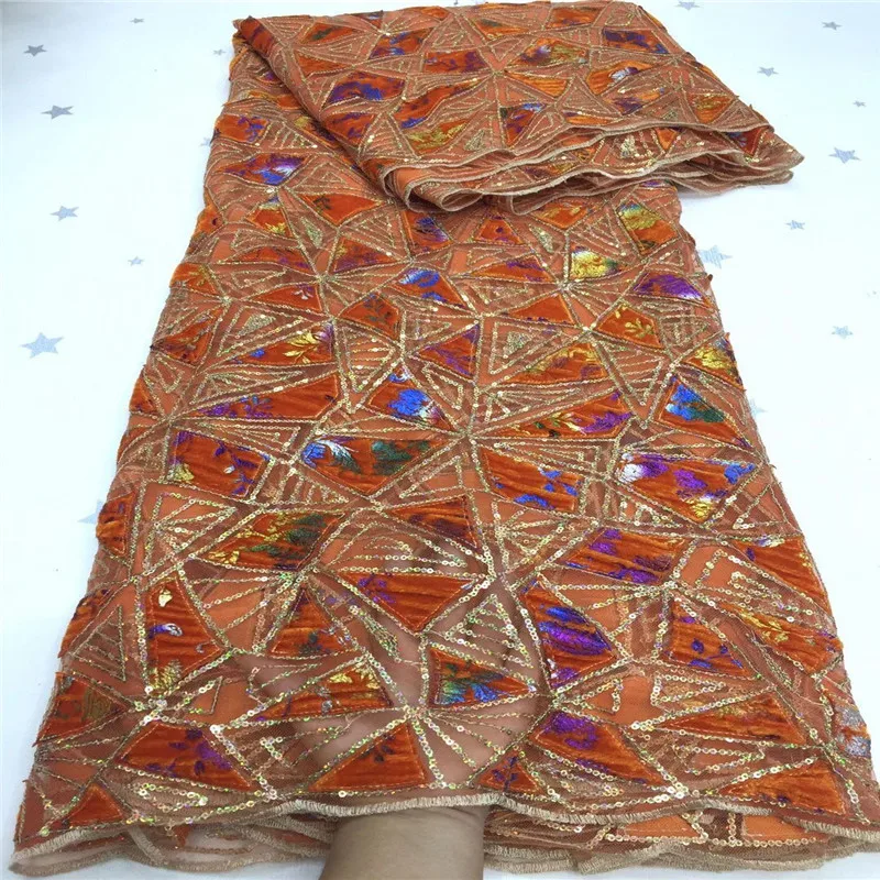 Фиолетовая кружевная ткань с 3d аппликацией бисером французским кружевом