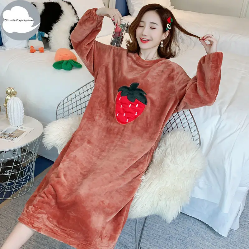 Зимняя женская теплая пижама с длинными рукавами Коралловая бархатная ночная