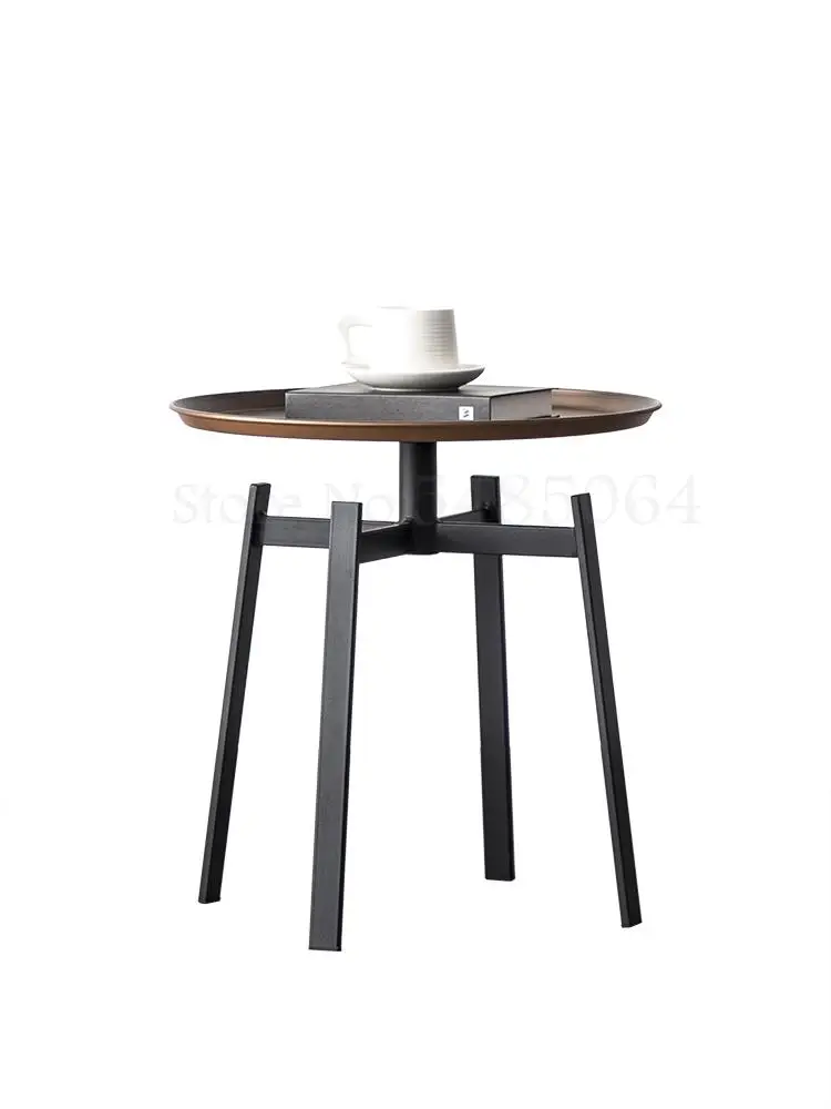 Легкий роскошный простой итальянский круглый металлический боковой столик