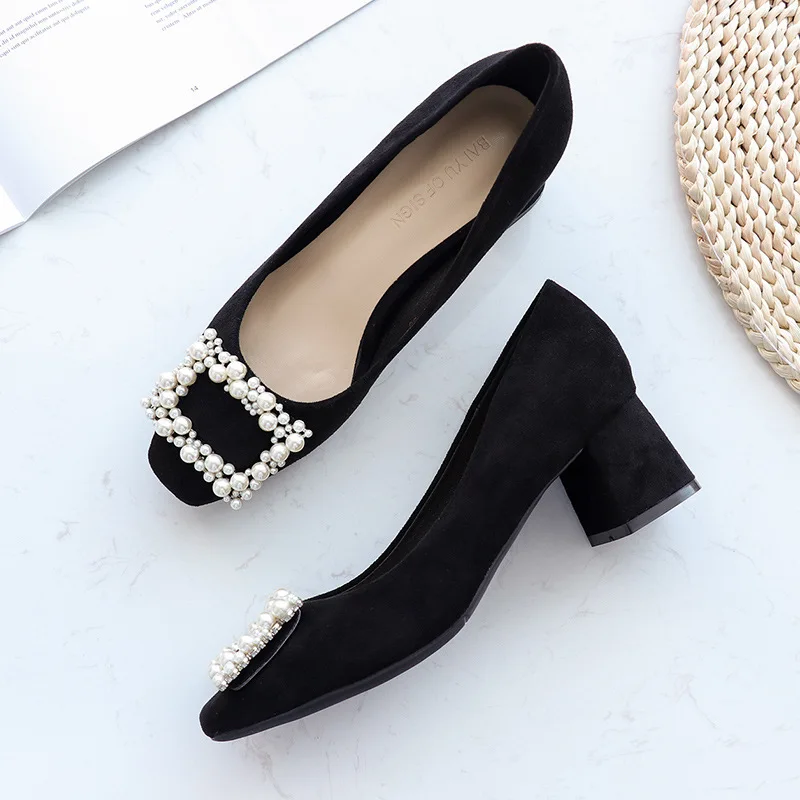 Обувь женские слипоны с жемчугом на высоком квадратном каблуке элегантные