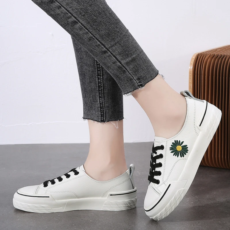 

New women shoe spring low-cut flat white shoe fashion casual all-match student board shoe breathable thick-soled vulcanized shoe