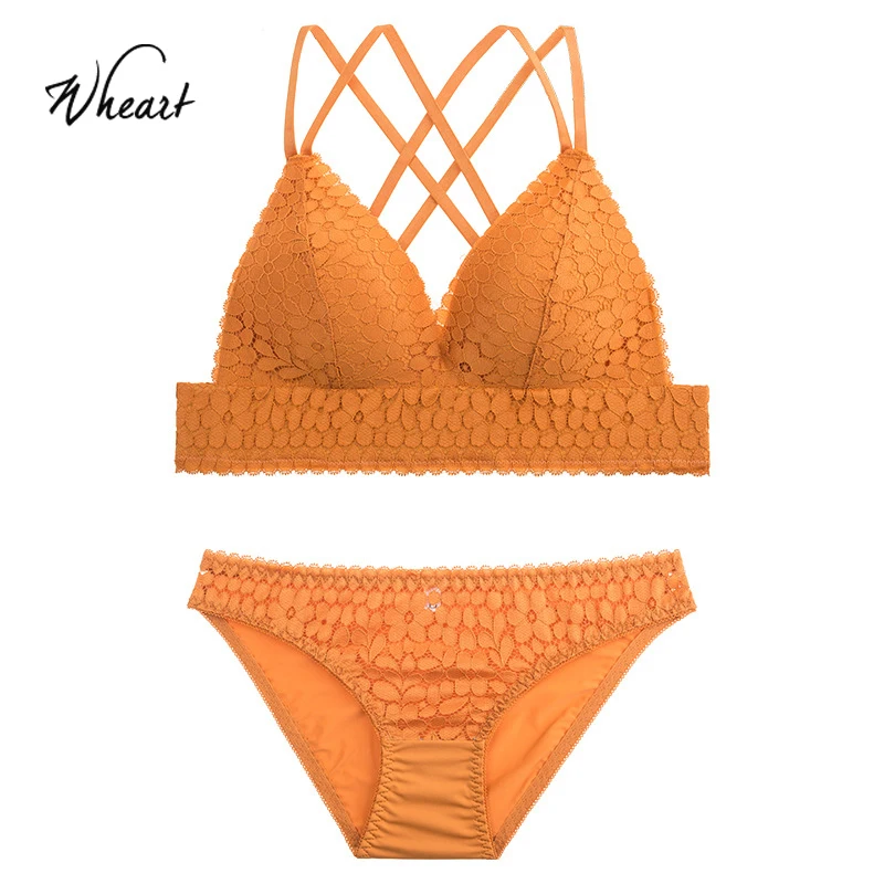 Комплект женского кружевного нижнего белья из трусиков и бюстгальтера | Женская