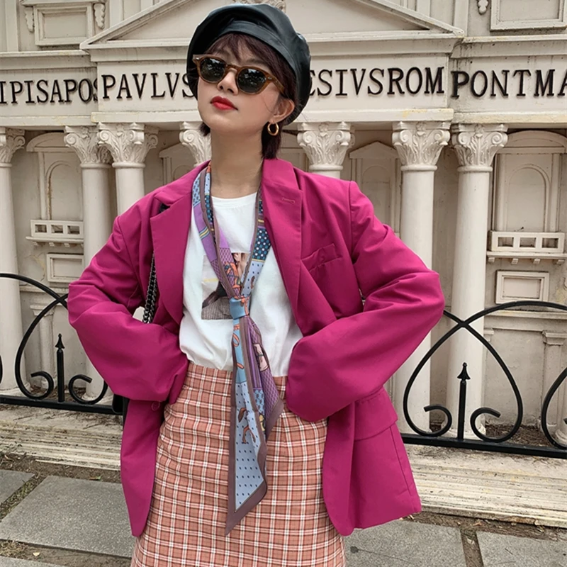 Свободная куртка с поясом красного цвета новая женская отворотом и длинным