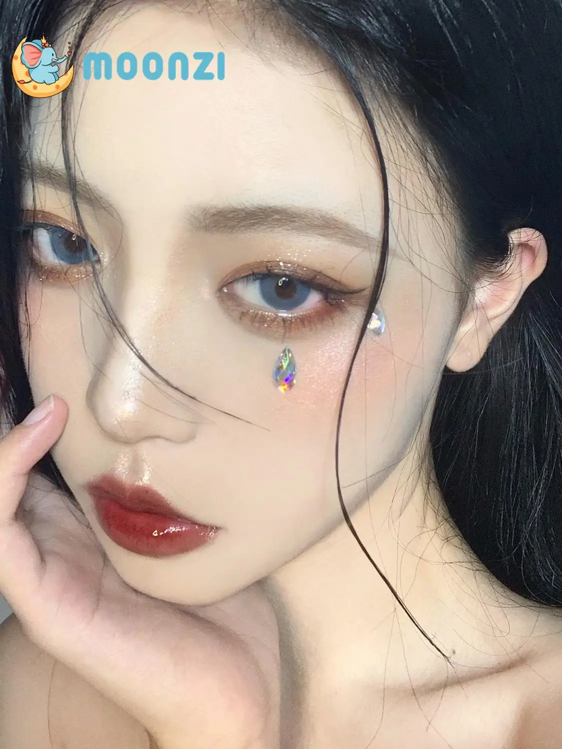 Разноцветные контактные линзы MOONZI голубые мягкие для глаз высокое качество