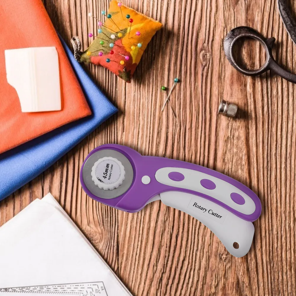 

1pc Practical Roller Cutter Durable Cloth Cutter Sturdy Cloth Cutting Tool