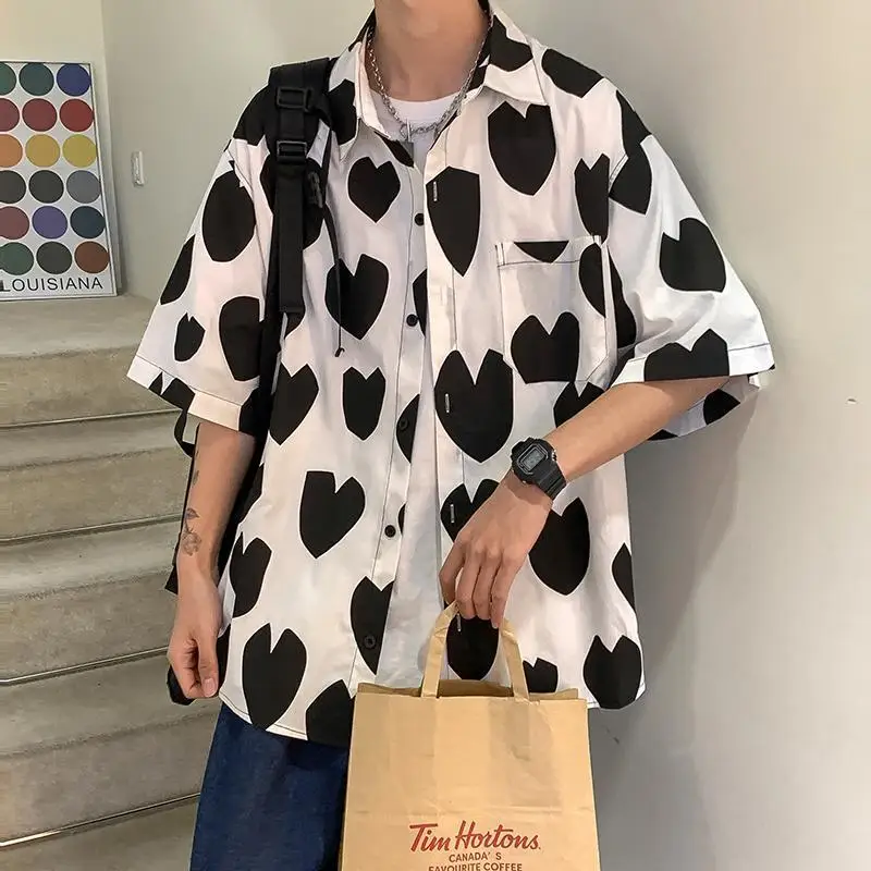 

Love print shirt men's short sleeve Hong Kong fashion day INS ruffian handsome five-minute sleeve shirt men's high sense summer