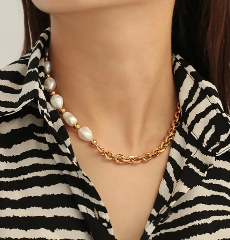 

Women's Vacuum Plating Real Gold Atmosphere Exaggerated Fashion Natural Pearl Chain Necklace Get A Highlighter Free