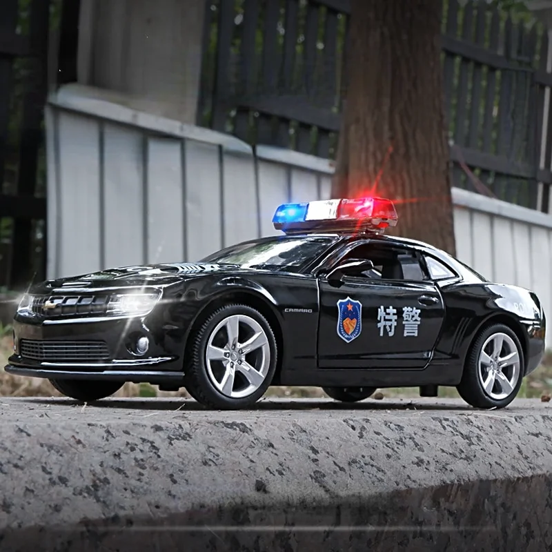 

Children's Toy Model for Children Gifts 1:32 High Simulation Chevrolet Comalo Police Car Alloy Sound and Light Pull Back
