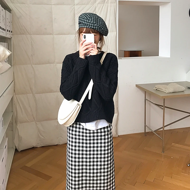 Возможно женские короткие вязаные свитера-пуловеры с длинным рукавом Осень-зима