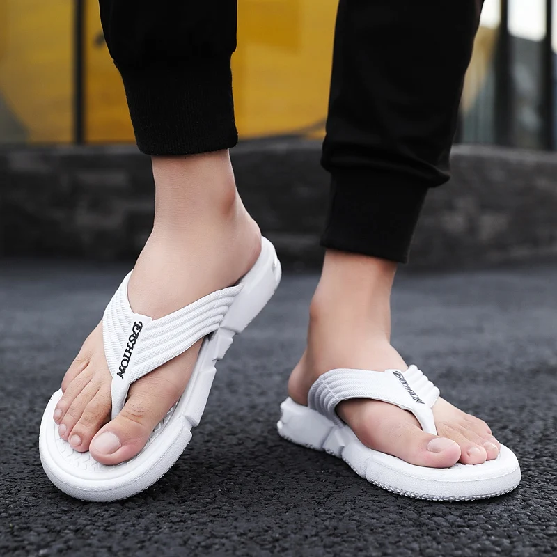 

2021 New Flip Flops For Men Brand Designer Men Travel Slippers Comfortable Beach Casual Shoes Man Anti Slip Pool Slippers Mens