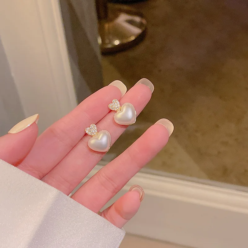 

Cute Heart Pearl Stud Earrings For Women Fashion Metal Gold Plated Rhinestone Earring Girls Wedding Jewelry Gifts Wholesale New