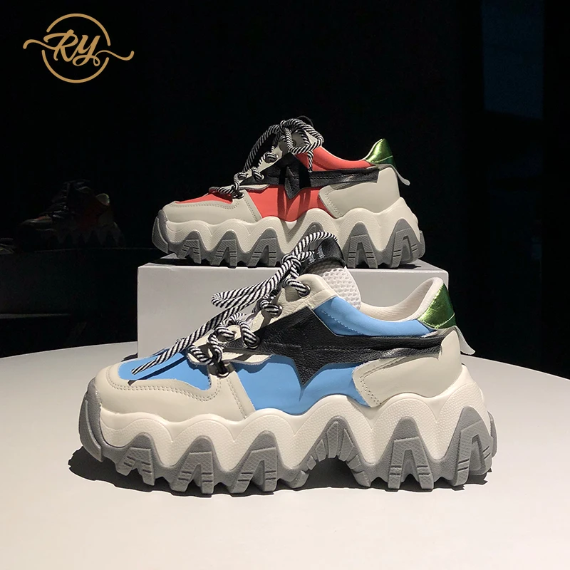 Женские кроссовки на танкетке модные из натуральной кожи в стиле INS повседневная