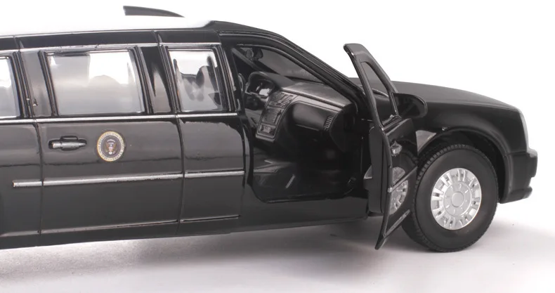 Модель игрушечного автомобиля Lincoln Cadillac DTS в масштабе 1:32 Инерционная модель из