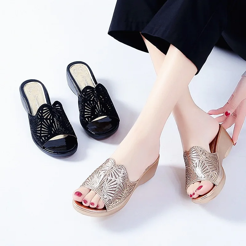 

Women Wedges Slippers Summer Casual Platform Slides Ladies Peep Toe Outdoor Beach Thick Bottom Rhinestone Sandals Non-slip Shoes