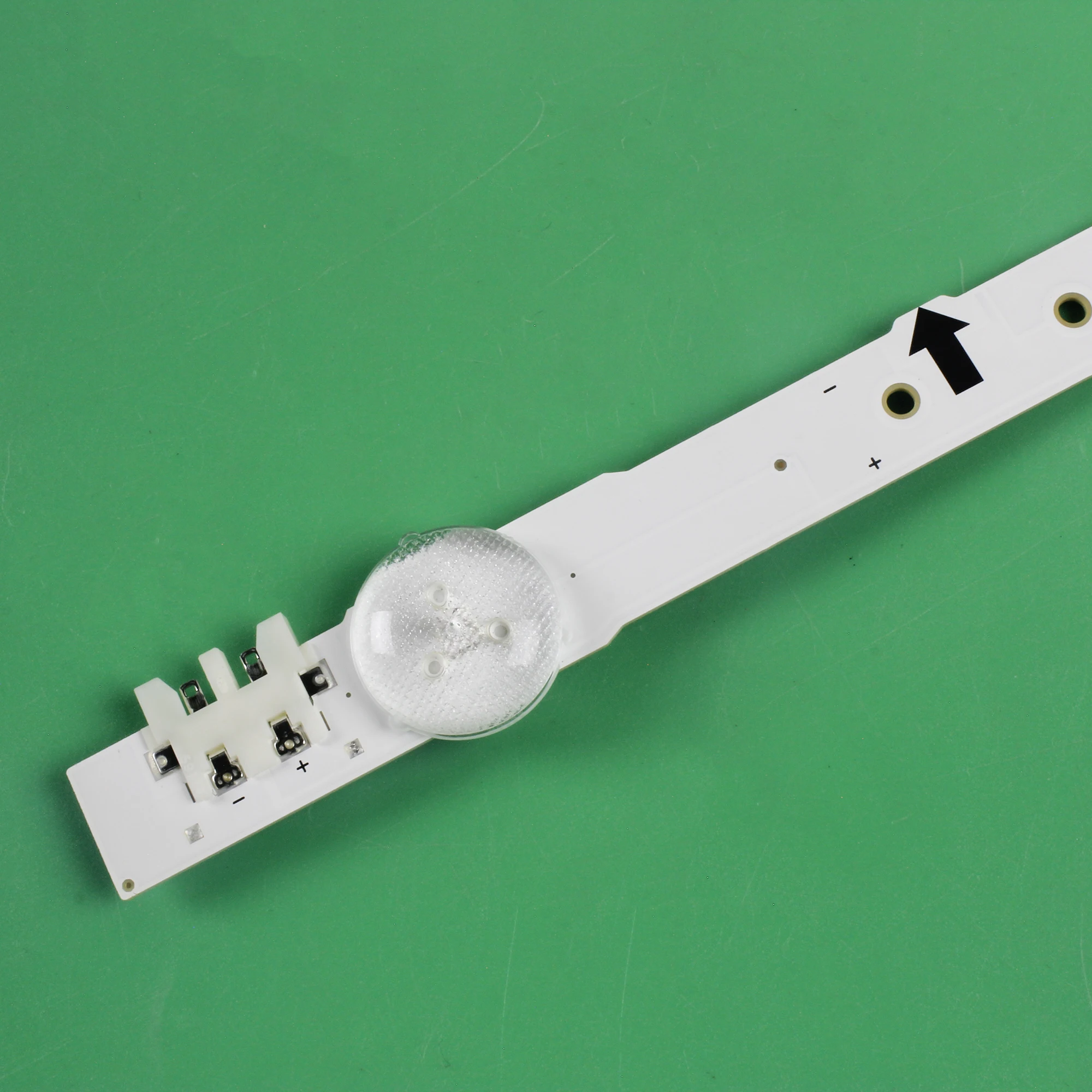 Новинка комплект 4 шт. 7LED 647 мм светодиодные полосы для Samsung D4GE 320DC1 R1 R2 UE32H5570S UN32J5003AF