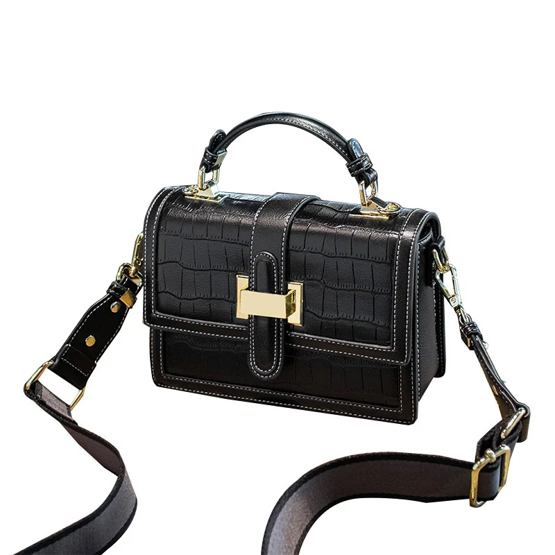 

2021 winter new small square bag crocodile pattern portable single shoulder bag small crowd net Red Cross carrying women's bag