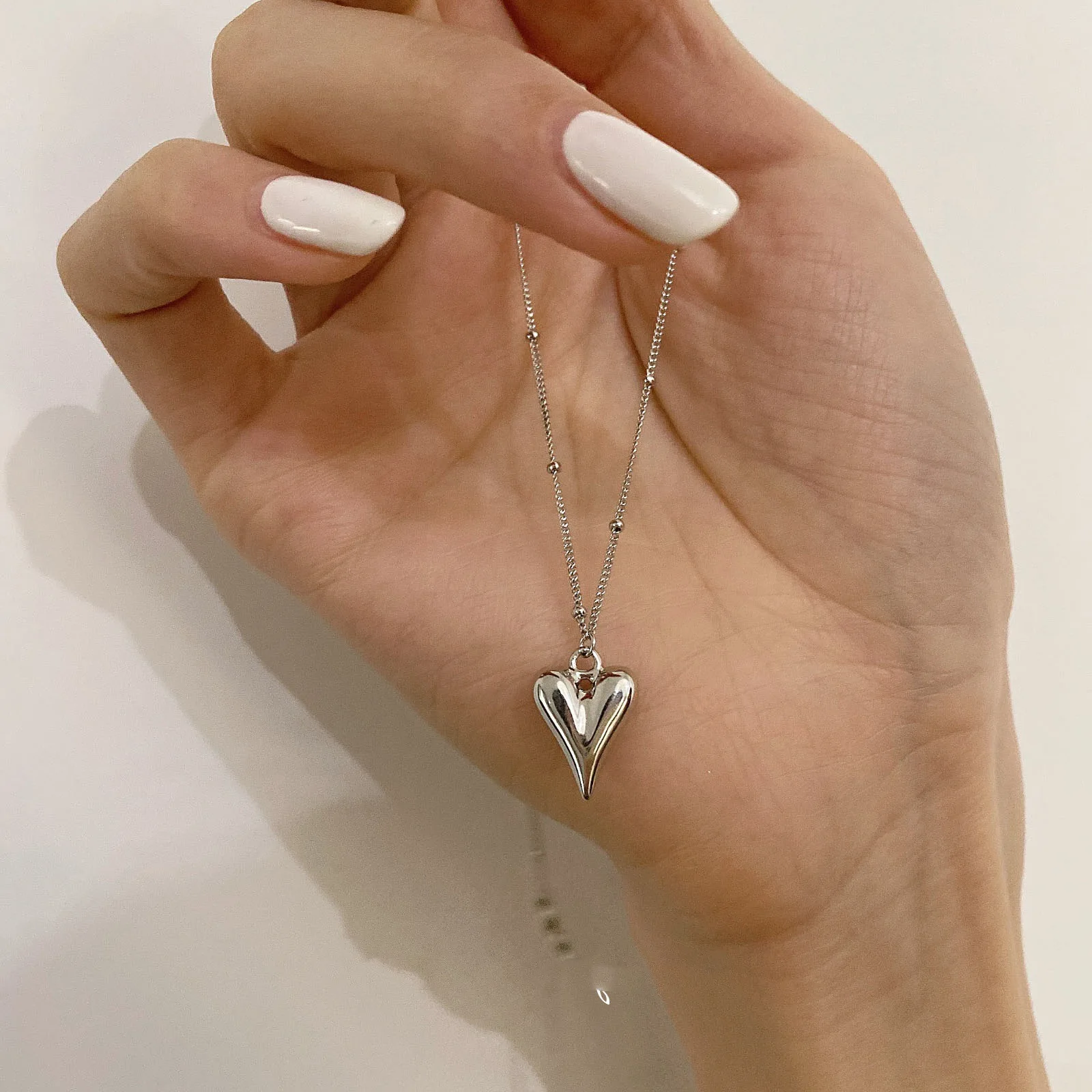 

Simple Gold Silver Color Heart-shaped Pendant Necklace Fashion Women's Wedding Clavicle Chain Jewelry Romantic Valentine's Gifts