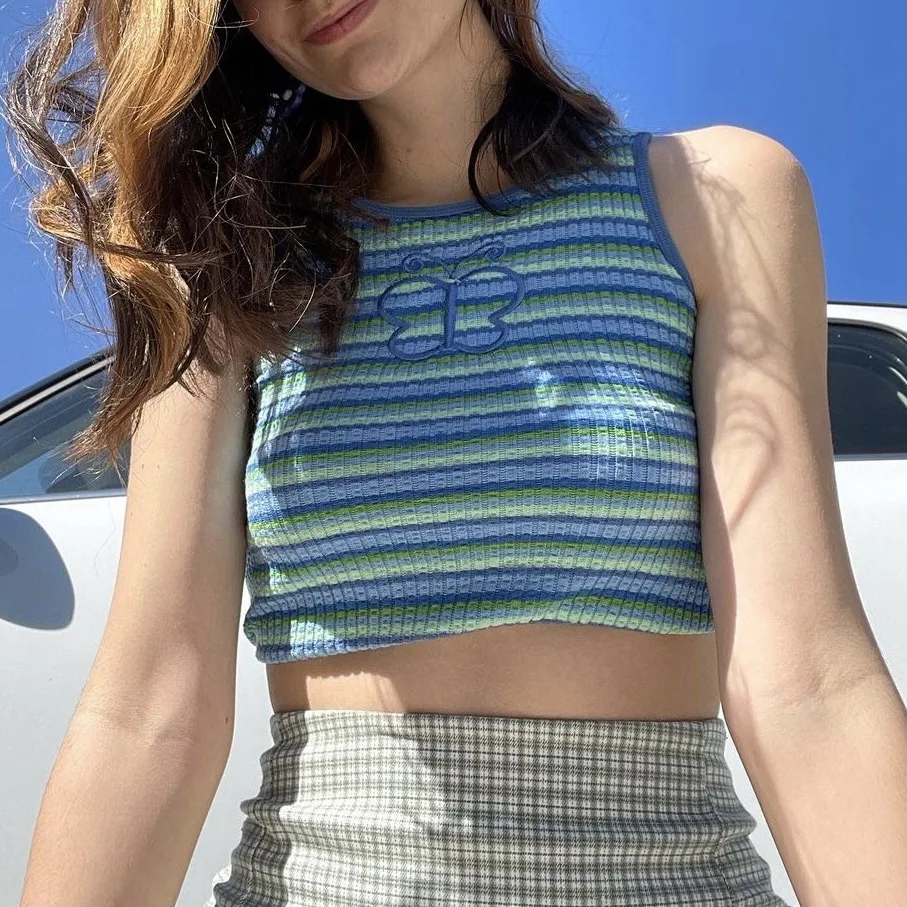 

Женский винтажный ТРИКОТАЖНЫЙ УКОРОЧЕННЫЙ ТОП с вышивкой бабочки Y2K, базовые футболки без рукавов, повседневный летний синий топ с открытым...