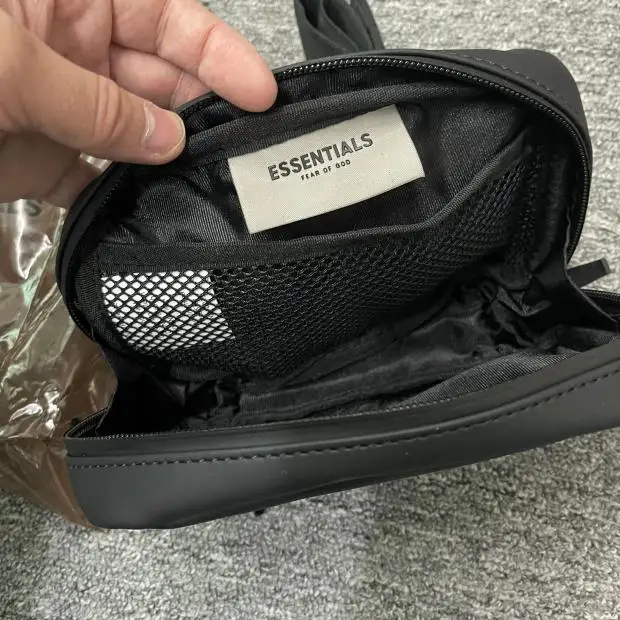 

FEAR OF GOD ESSENTIALS FOG chest bag shoulder messenger bag tide brand leather small bag couple mobile phone bag