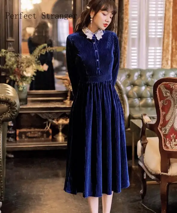 Женское длинное вельветовое платье синее кружевное в стиле ретро с воротником