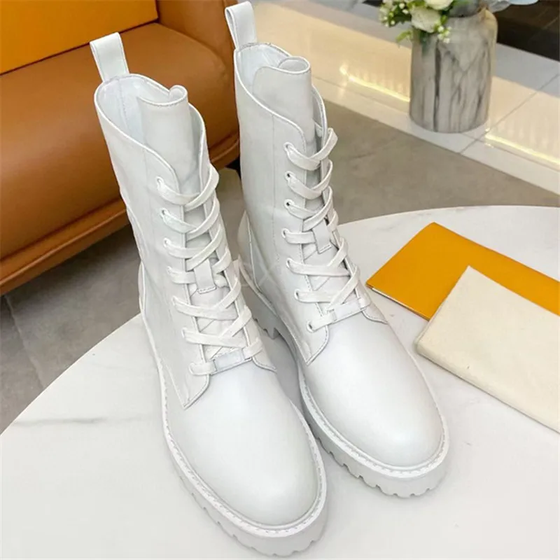 Harga Sepatu Bot Martin Pergelangan Kaki Asli Wanita Ujung Bundar Sepatu Bot Modern Musim Dingin Wanita Desainer Merek Berenda Sepatu Wanita Ringkas Ukuran Besar 41