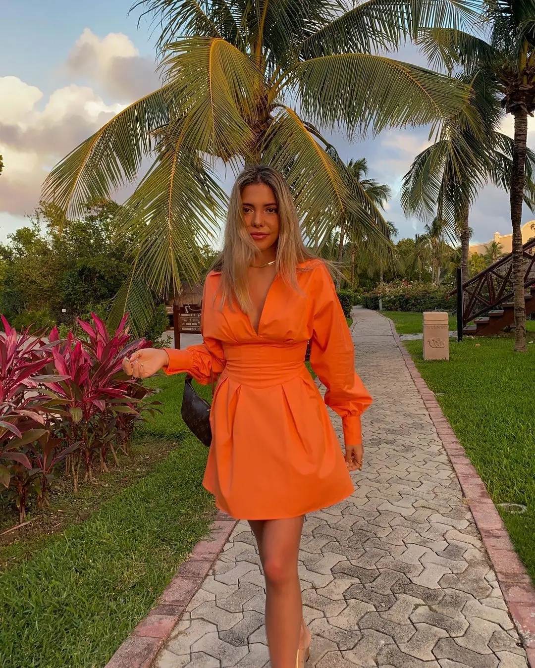 

Chic Orange Corset Shirt Party Dress Women Deep V Neck Sexy Back Hollow Out Sheath Mini Dress Stylish 2021 Autumn Vestidos