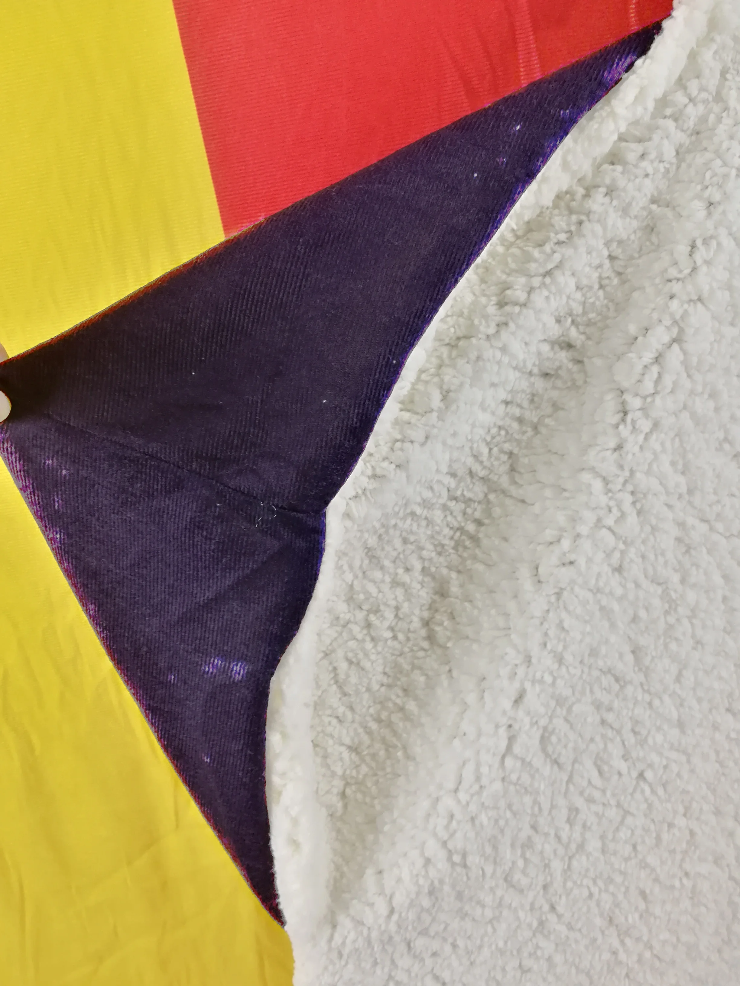 Бесплатная доставка Подарочная флисовая накидка с капюшоном и рисунком флага из