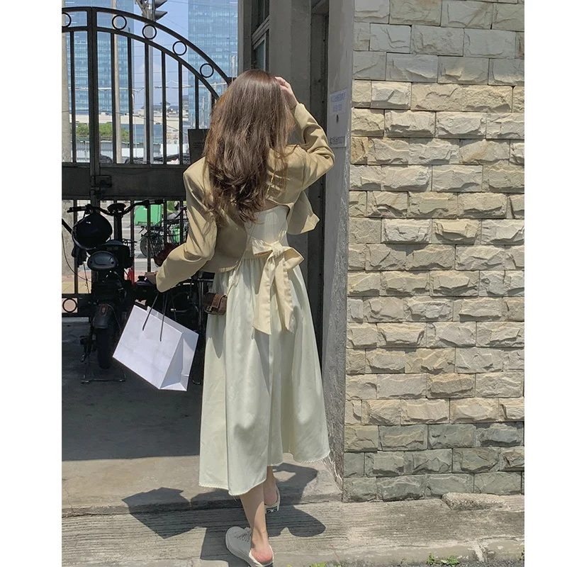 Женский костюм с длинными рукавами однобортный повседневный наплечниками и