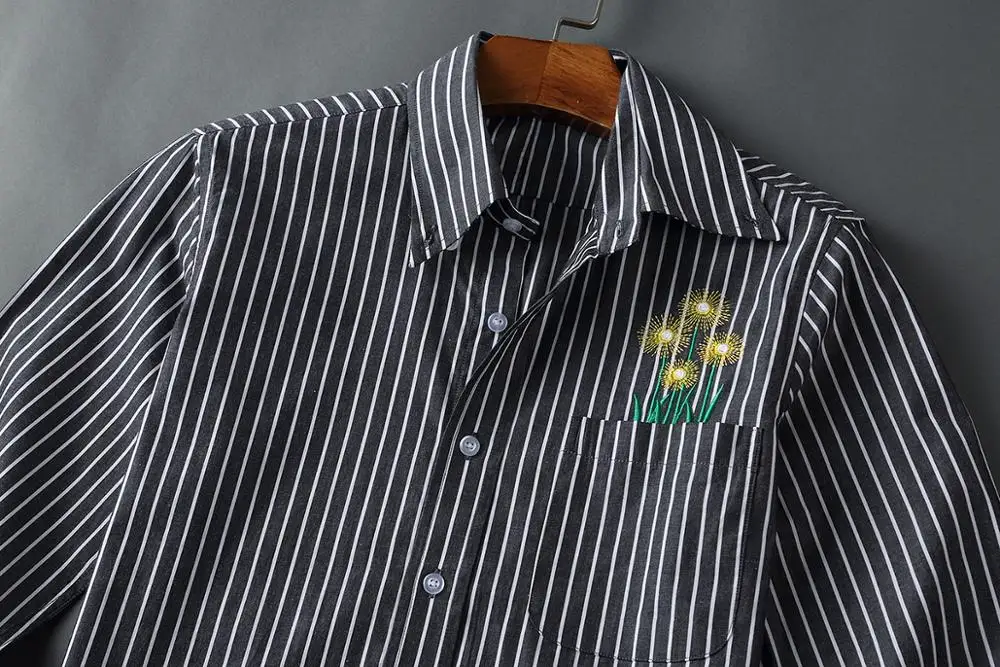 

Oxford New 19ss Men embroidery chrysanthemum Fashion Cotton Casual Shirts Shirt high quality Pocket long-sleeves Top M 2XL #M43