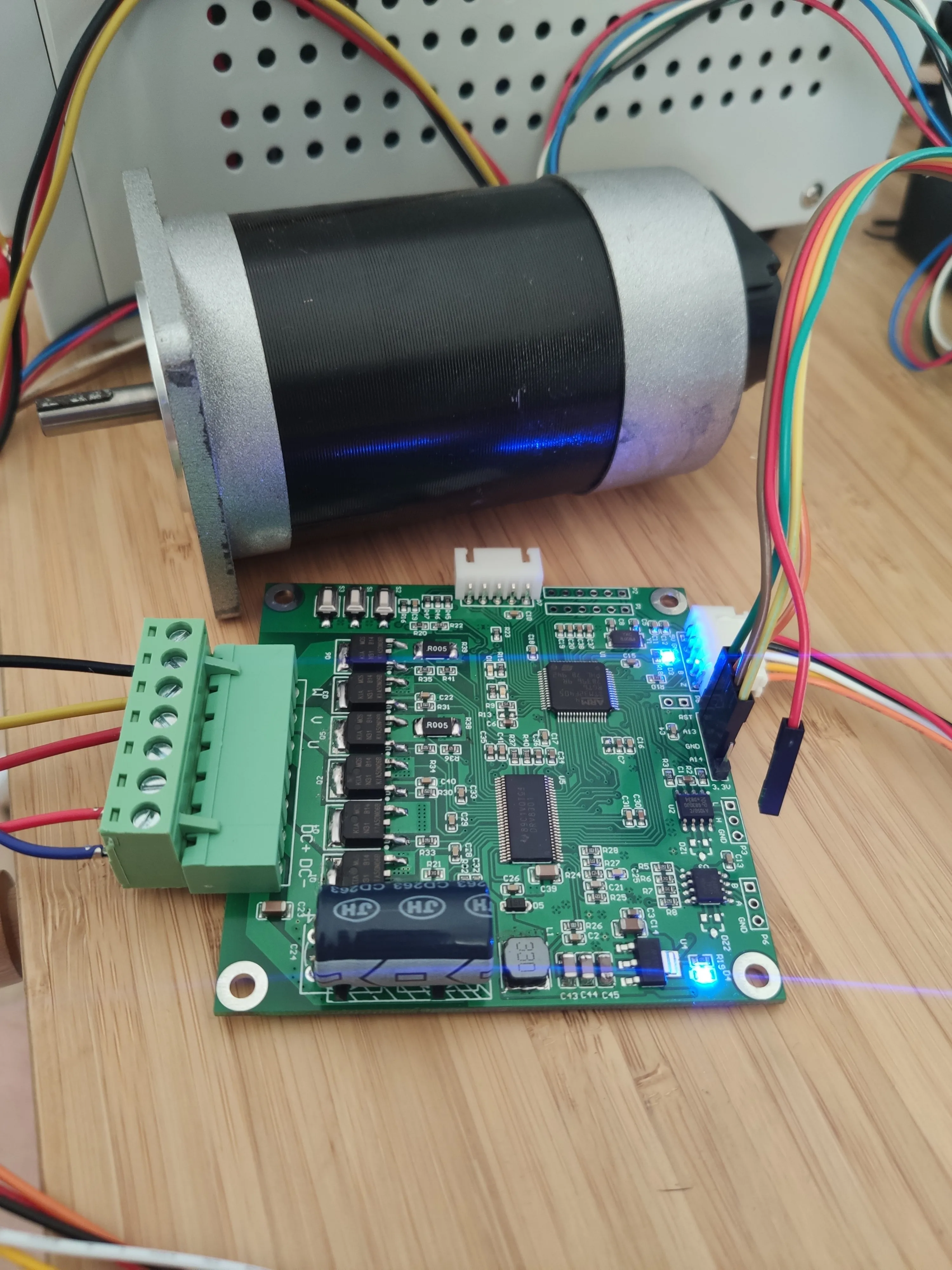 Макетная плата серводвигателя STM32 BLDC PMSM AGV передвижная тележка Механическая