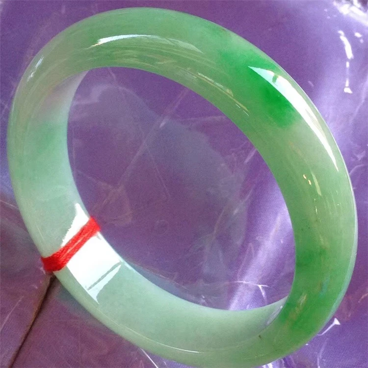 

Send Certificate Natural Myanmar Jade A-Class 54-62mm Light Green Two-color Bracelet Exquisite Princess Jade Bracelet
