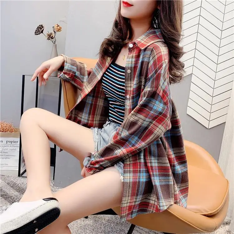

Spring and autumn 2021 new Korean retro Hong Kong Style polo collar contrast Plaid frosted loose coat shirt women's fashion