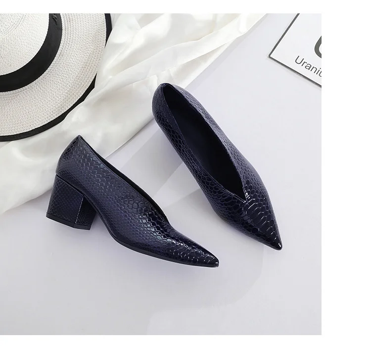 

Pointed v-mouth patent leather single shoes women's high-heeled scoop shoes 2021 new versatile grandma shoes women's thick