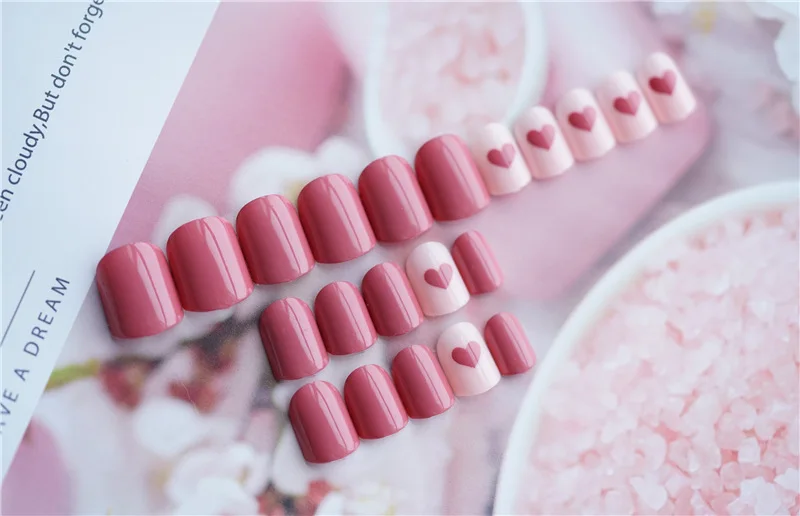 

24pcs Cute Wedding False Nails Full Cover Artificial Honey Red Color Love Heart Design Fake Nails Press On Nail Tips for Bride