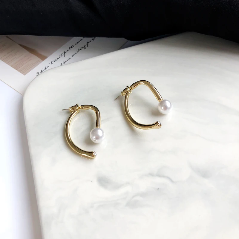 

S925 needle Lady Jewelry Earrings New Design Geometric Metal With Golden Plating Simulated Pearl Drop Earrings Party Gift