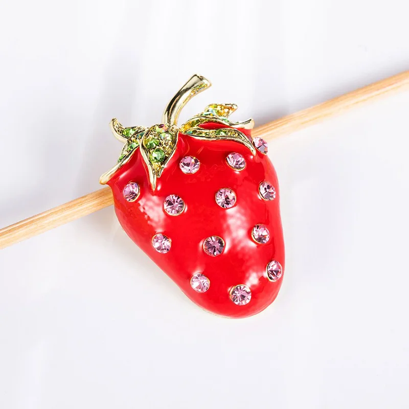 QrhYK Enamel Red Color Strawberry Brooches For Women Summer Style Fruit Accessories Hat Bag Jewelry Wedding Pins Good Gift | Украшения и