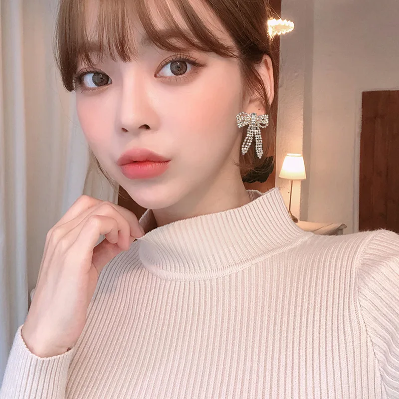 Женские серьги-гвоздики из серебра 925 пробы с фианитами | Украшения и аксессуары