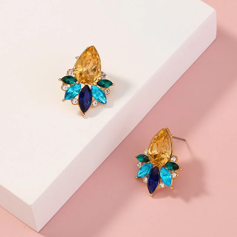 

LovMi Vintage Crystal Earrings For Women Lady Fashion Jewelry 2021 Geometric Flowers Topaz Gemstones Big Stud Earrings For Party