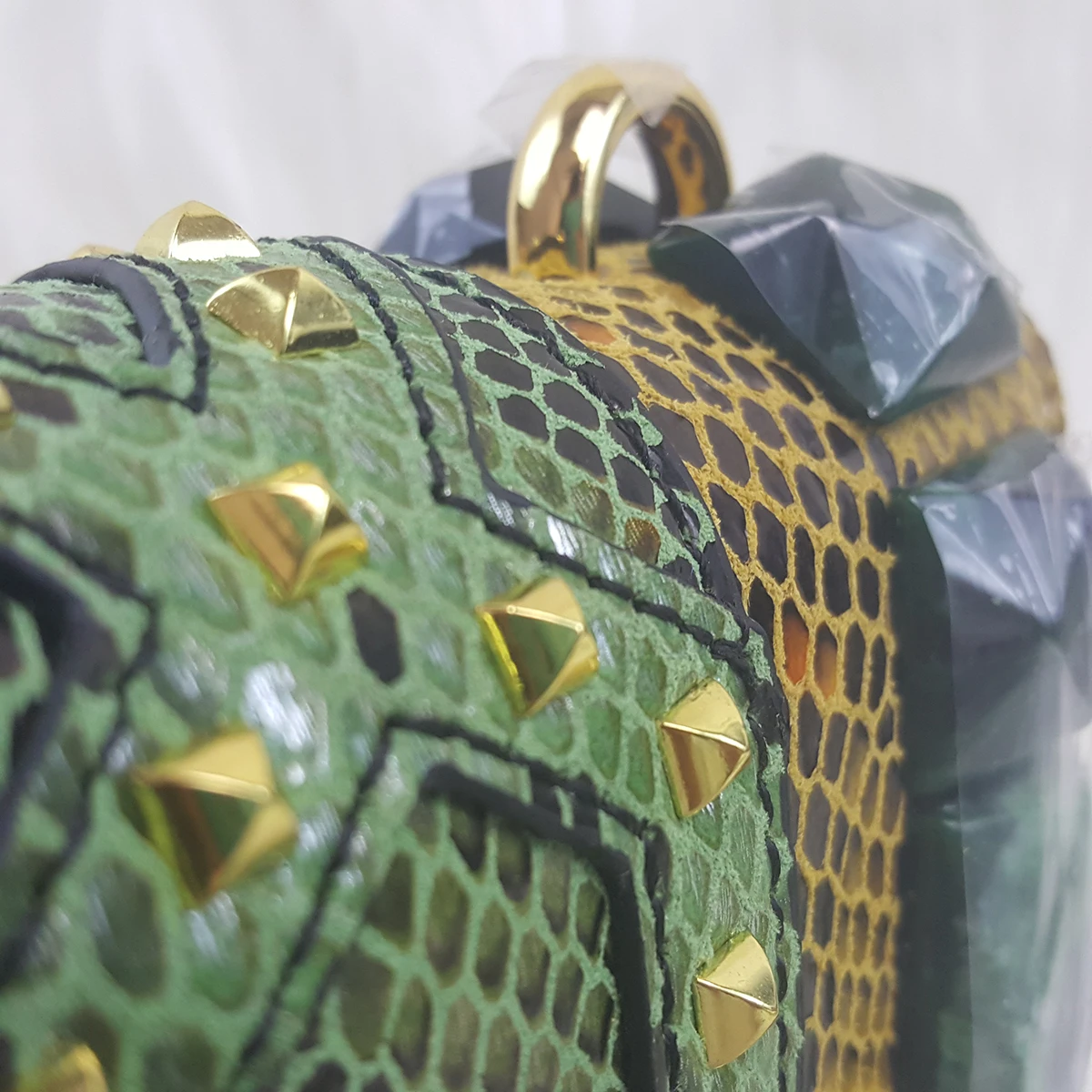 Новый сезон хит цвет серпантин драгоценный камень маленькая натуральная кожа