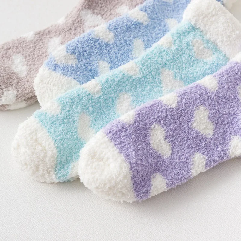 Карамельные теплые милые зимние повседневные женские носки с сердечками