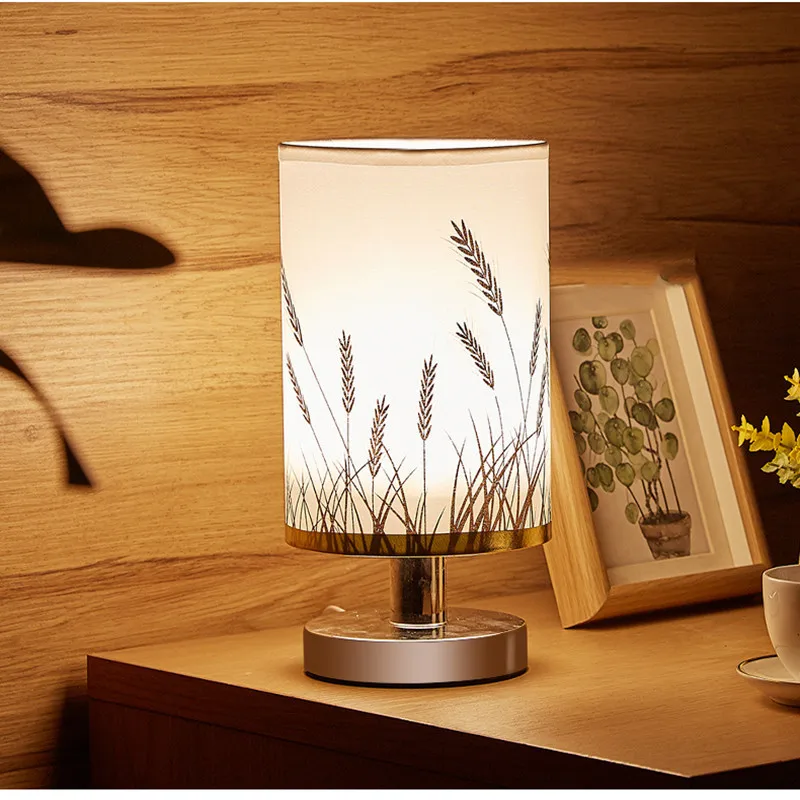 Скандинавский светодиодный настольный светильник простая тканевая