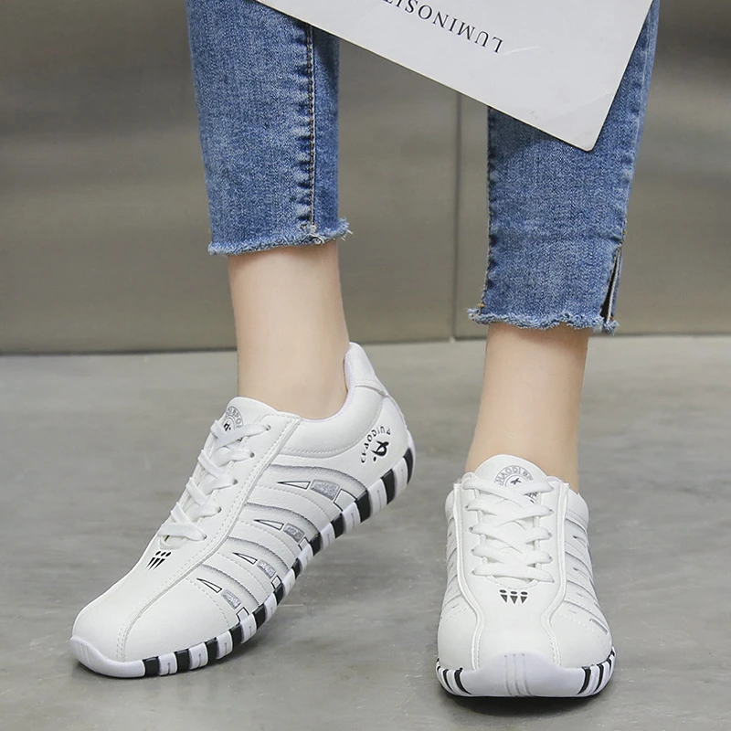 

Women's Sports Shoes Color Matching Lace-up Running Shoes Flat Casual Shoes Outdoor Non-slip Walking Shoes Single Shoes 2021